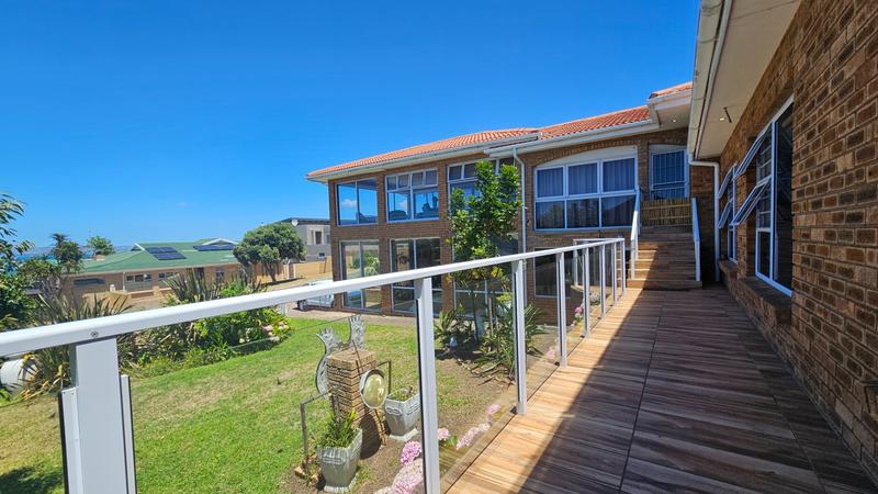 5 Bedroom Property for Sale in Reebok Western Cape